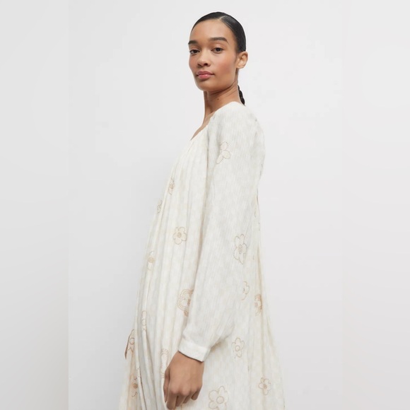 Urban Outfitters Vienna Maxi Dress size small - Picture 4 of 14